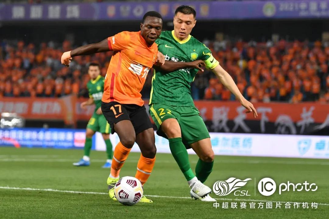 ماتشالزمالكوالاهليالسوبرالمصريصراعالعمالقةفيالكرةالمصرية