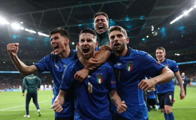 الانتقالات الشتوية 2022 برشلونةتحليل شامل لأبرز الصفقات والتغييرات